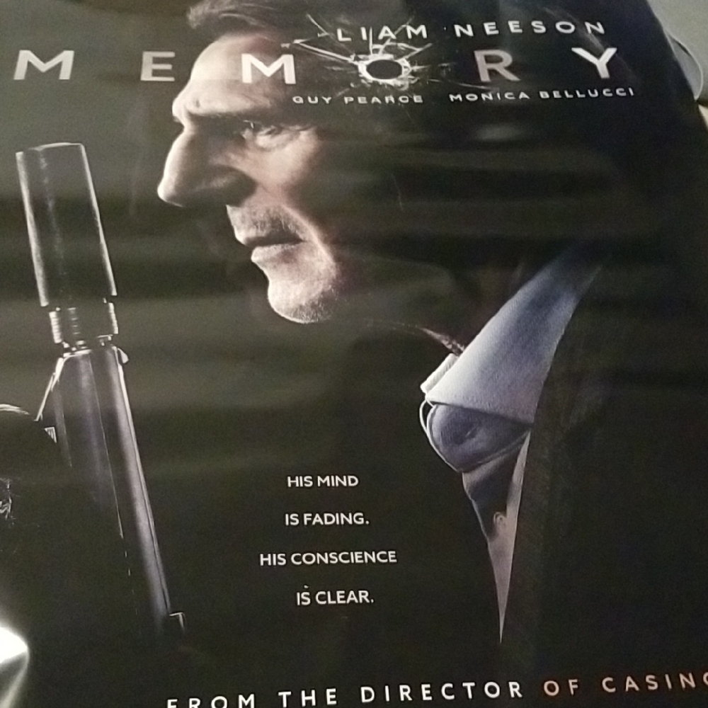 MEMORY MOVIE POSTER MEASURE 27" X 40"